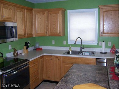 548 Franklin Square Dr, Chambersburg, PA 17201 - photo 3