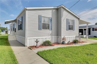 510 Sinclair Cir, Tavares, FL 32778 - photo 2