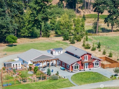 135 Edgington Dr, Sequim, WA 98382 - photo 2