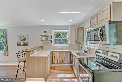 8630 Normal School Rd, Bowie, MD 20715 - photo 7