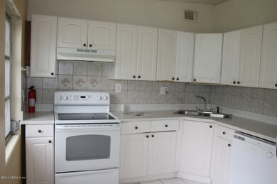 10614 Pine Estates Rd E, Jacksonville, FL 32218 - photo 3