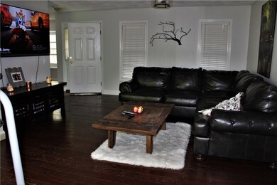 21 Beaver Creek Ct, Cranston, RI 02921 - photo 5