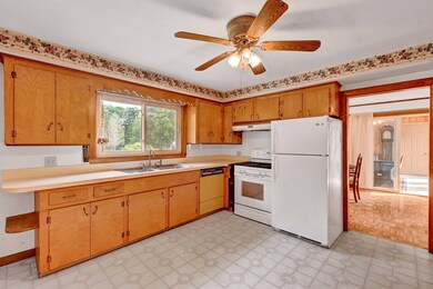 80 Packers Falls Rd, Newmarket, NH 03857 - photo 3