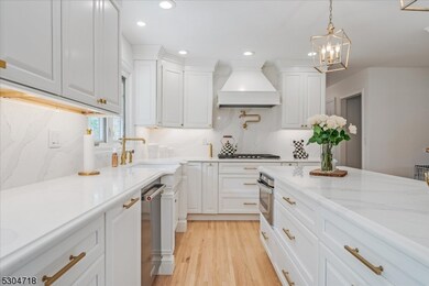 7 Lookout Point Trail, Totowa, NJ 07512 - photo 3