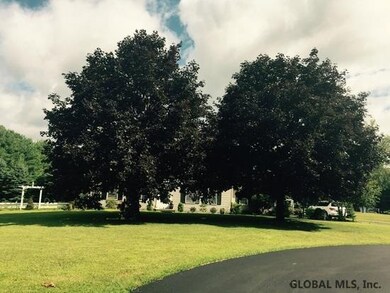 4 Summer St, Troy, NY 12180 - photo 2