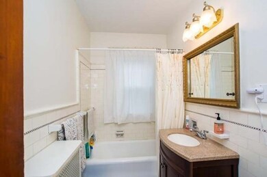 96 Central Ave unit 2, Newtonville, MA 02460 - photo 5