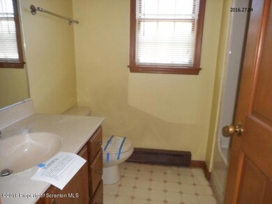 913 Apple Tree Rd, Moscow, PA 18444 - photo 6