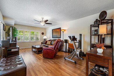 Large Private Courtyard!