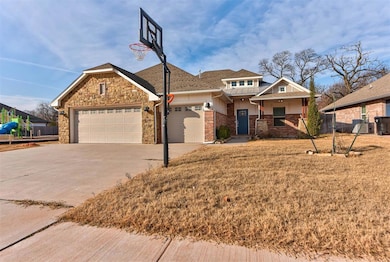 2313 Northfork Dr, Moore, OK 73160 - photo 3