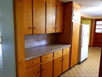 254 East St, South Hadley, MA 01075 - photo 3