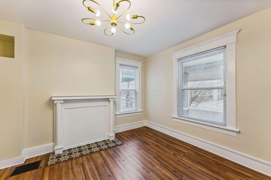 10-web-or-mls-76-e-11th-ave