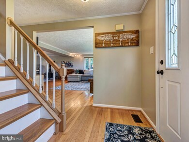 5792 Hurdle Hill Ct, Frederick, MD 21703 - photo 2