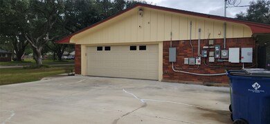 616 Cannan Dr, Angleton, TX 77515 - photo 7