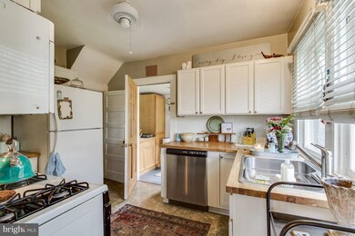 201 W J St, Purcellville, VA 20132 - photo 4