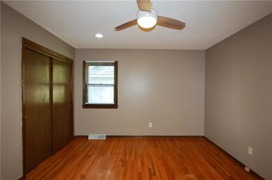 7119 Cody St, Shawnee, KS 66203 - photo 7