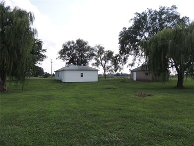 8874 Illinois 33, Shumway, IL 62461 - photo 5