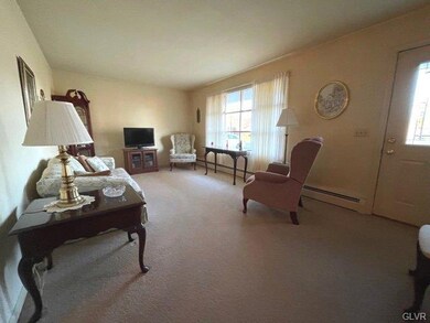 1015 Shadow Oaks Ln, Slatington, PA 18080 - photo 7