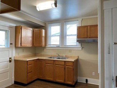 556 Spruce Ave, Sharon, PA 16146 - photo 4