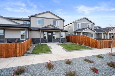 1121 Annalise St, Central Point, OR 97502 - photo 3