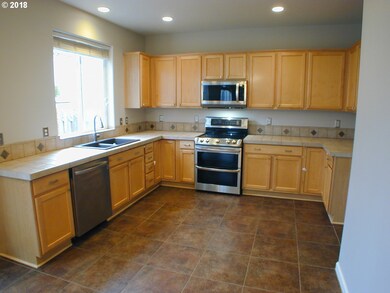 15543 SE Bollam Dr, Clackamas, OR 97015 - photo 4