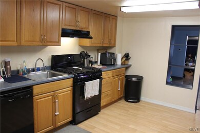 Lots of cabinets