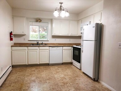 3713 Lynn Dr unit 4, Anchorage, AK 99508 - photo 2