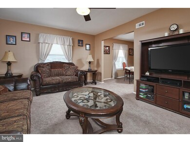 38 Monroe St, Swedesboro, NJ 08085 - photo 3