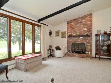 172 Sweetbriar Dr, Cranston, RI 02920 - photo 3