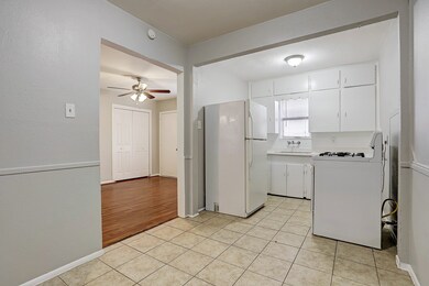 2202 Park St unit 15, Houston, TX 77019 - photo 4