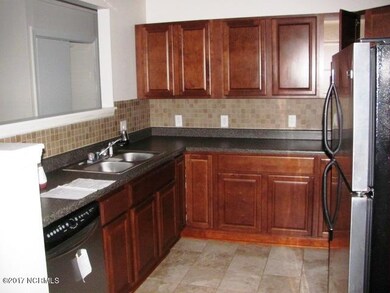 518 Henderson Dr, Jacksonville, NC 28540 - photo 2