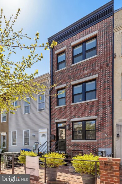 820 4th St NE, Washington, DC 20002 - photo 2