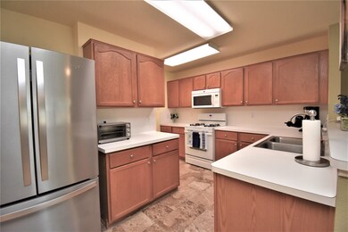 2935 Community Dr, Alvin, TX 77511 - photo 4