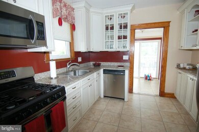 5547 Ashbourne Rd, Halethorpe, MD 21227 - photo 4