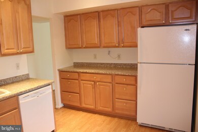 1643 Parkcrest Cir unit 301, Reston, VA 20190 - photo 5