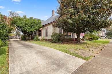 1017 College St, Columbus, MS 39701 - photo 3