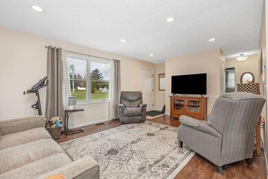 3-LivingRoom