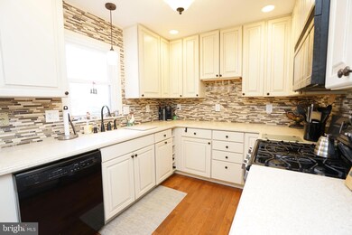 137 Hedgerow Dr, Souderton, PA 18964 - photo 3