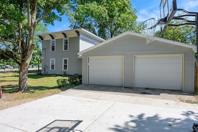 806 E 3rd St, Lawton, MI 49065 - photo 3