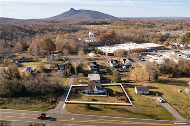 624 E 52 Bypass, Pilot Mountain, NC 27041 - photo 4