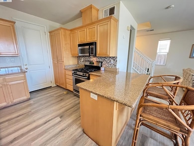 769 Bartlett Ave, Hayward, CA 94541 - photo 5