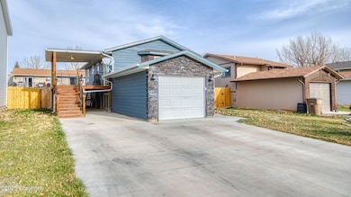 212 W Laurel St, Gillette, WY 82718 - photo 3