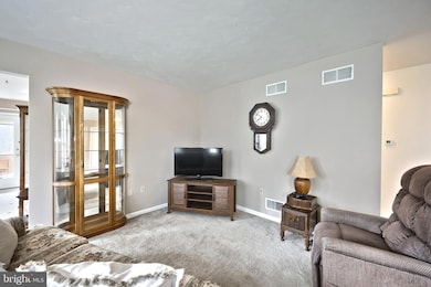 1110 Roosevelt Ct, Hanover, PA 17331 - photo 7