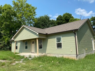 914 Castle St, Shelbyville, TN 37160 - photo 3