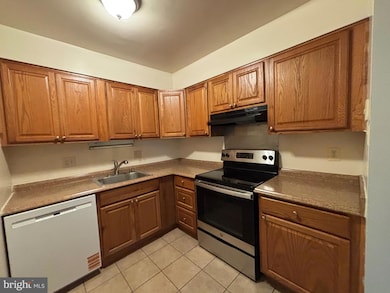 6149 Edsall Rd unit A, Alexandria, VA 22304 - photo 4