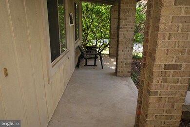 20309 Aspenwood Ln, Montgomery Village, MD 20886 - photo 2