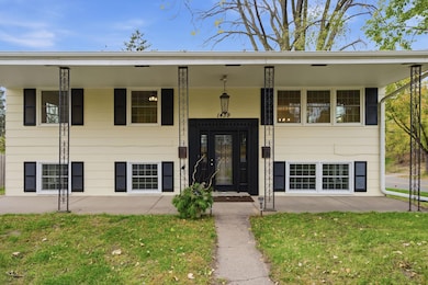 1439 Mcafee St, Saint Paul, MN 55106 - photo 4