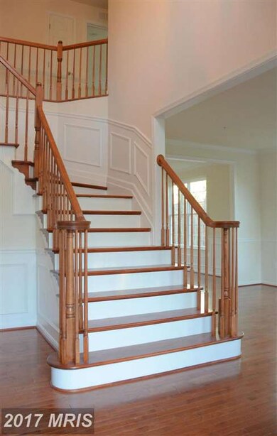 7356 Tottenham Dr, White Plains, MD 20695 - photo 2