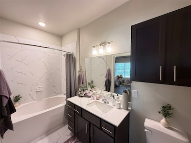 MODEL UNIT SHOWN
