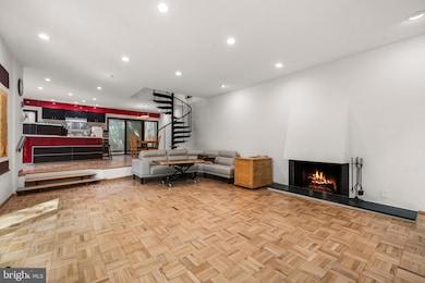 2855 Davenport St NW, Washington, DC 20008 - photo 3