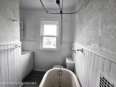 1531 Washburn St unit 2nd Fl, Scranton, PA 18504 - photo 6